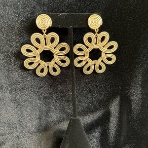 Gold drop pierced earrings, scroll design